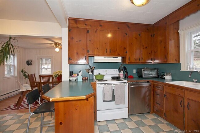 Foto del edificio - 192 Hale Rd