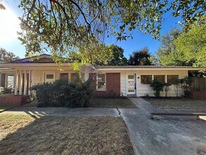 Building Photo - 6200 Windermere Pl