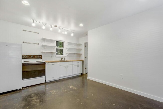 Foto del edificio - 4805 Brighton Rd