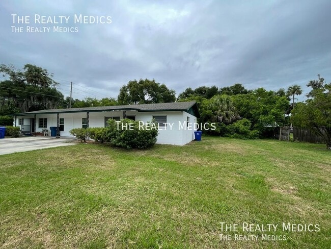 Building Photo - Lovely 2 Bedroom, 1 Bathroom Home in Deland!!