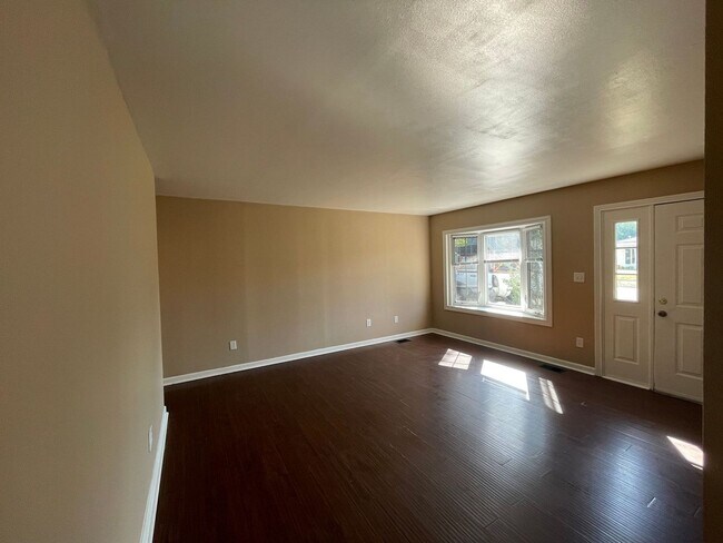 Foto del edificio - 28 Moore Dr