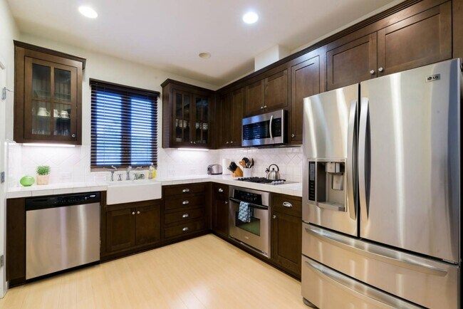 Building Photo - 1317 Dahlia Loop
