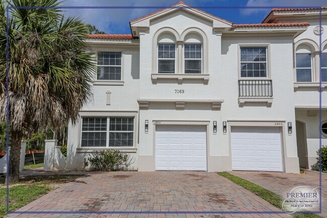 Foto del edificio - **OFFERING ONE MONTH FREE RENT**NEW PHOTOS...