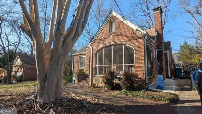 Building Photo - 1855 Thompson Ave