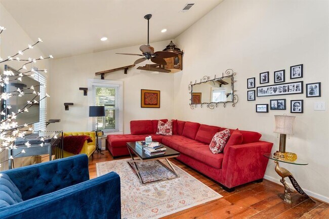 Building Photo - 2007 Peoples St