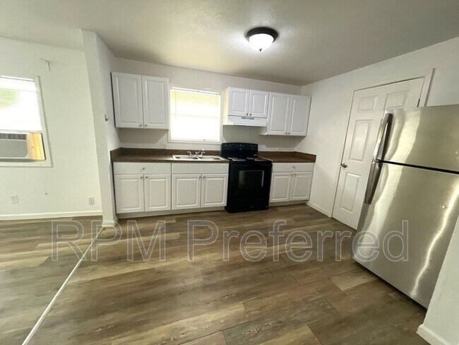 Building Photo - 5523 Avenue O 1/2