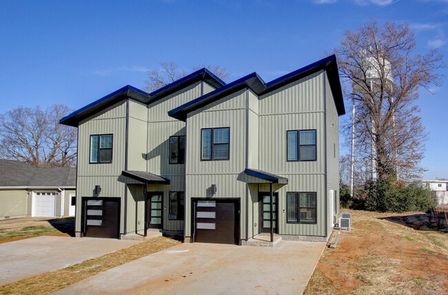 Building Photo - 102 Rosenwald St