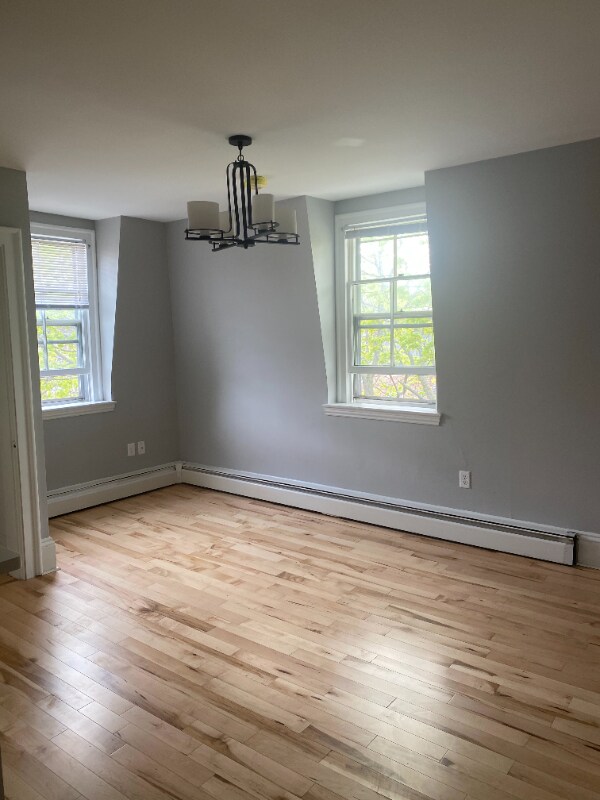 911 Carleton St Unit 5, Portland, ME 04102 Room for Rent in Portland