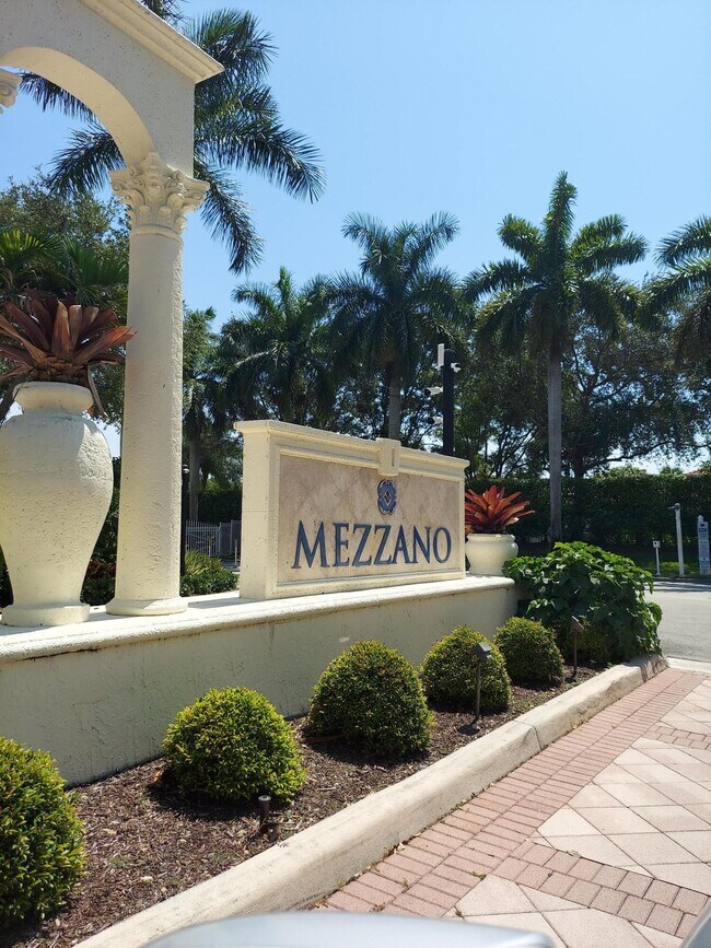 9849 Baywinds Blvd Unit 8302, Royal Palm Beach, FL 33411 Condo for