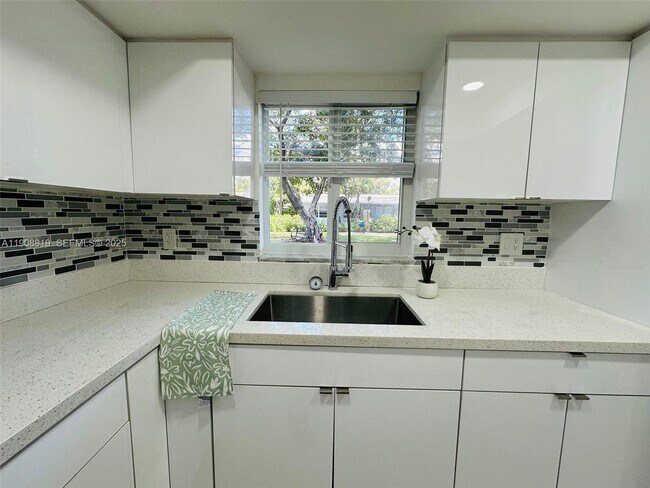 Foto del edificio - 414 SE 14th St