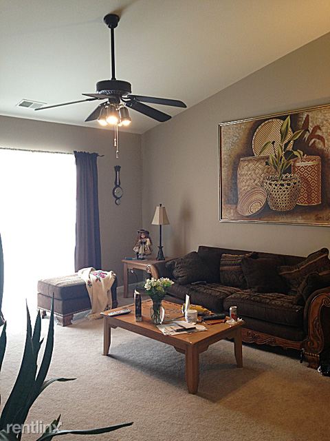 Foto principal - 1561 Addington Ln