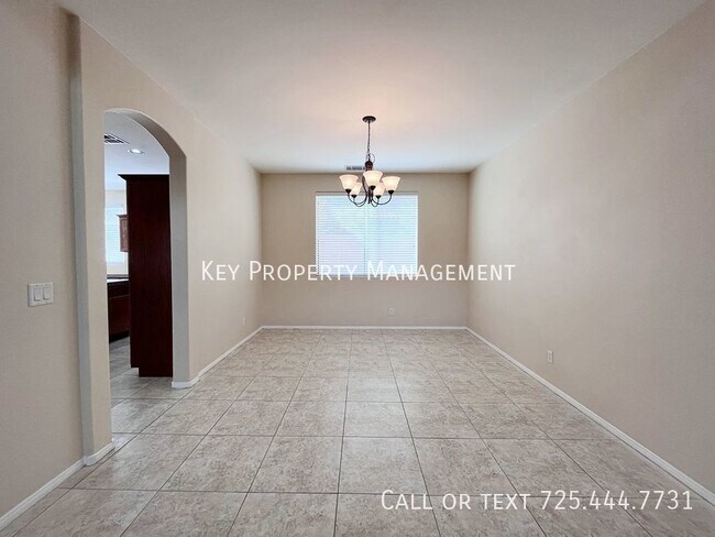 Foto del edificio - 5 BEDROOM 2 STORY HOME IN SOUTHERN HIGHLANDS!
