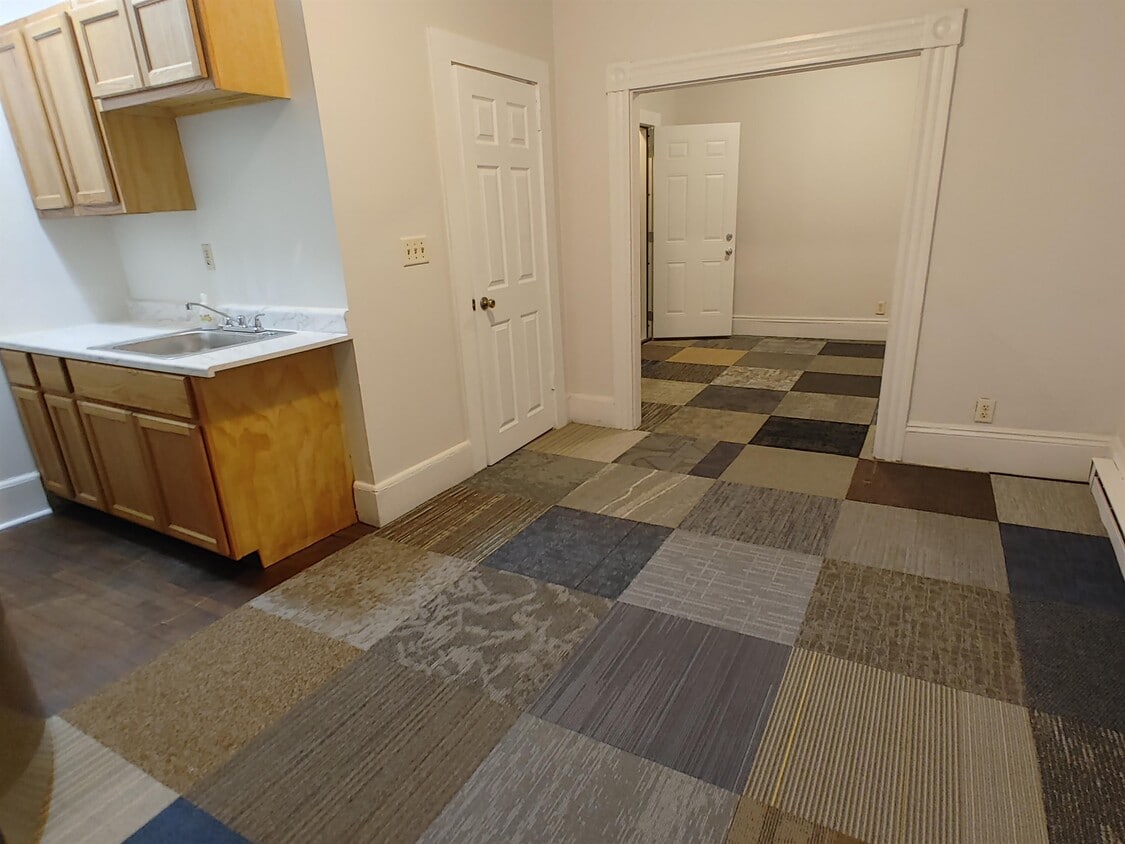 197 N Main St Unit 4, Brockton, MA 02301 Room for Rent in Brockton, MA