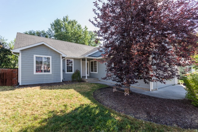 Building Photo - 830 Madera Ct