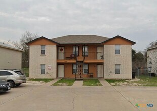 Building Photo - 1106 Circle M Dr