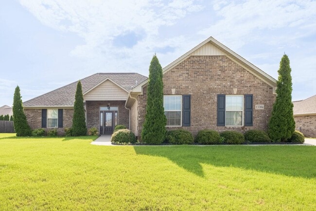 Building Photo - 13384 Hidden Valley Dr