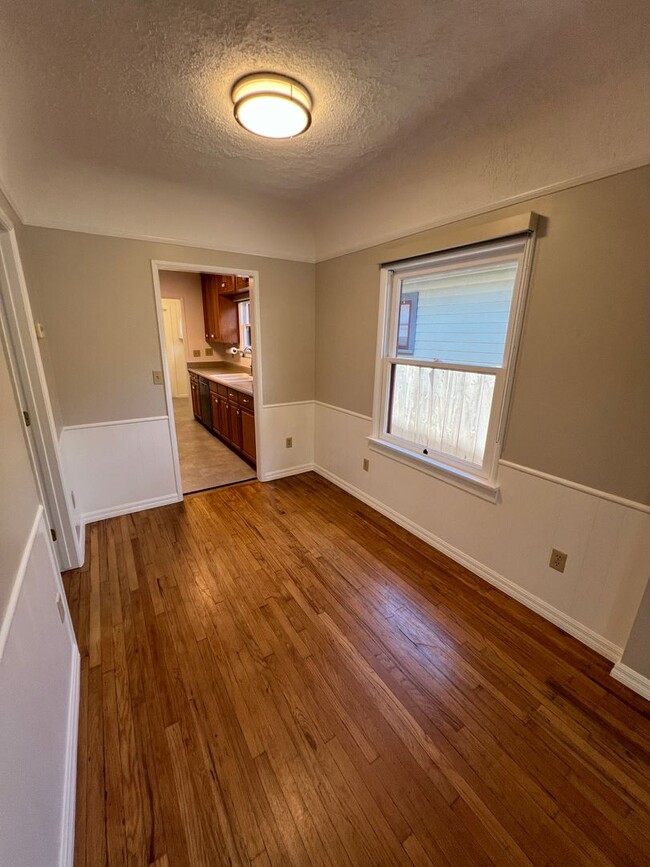 Building Photo - Lovely Home in Historic Escondido