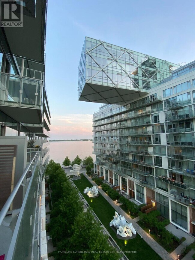 Photo du bâtiment - 39-739 Queens Quay E
