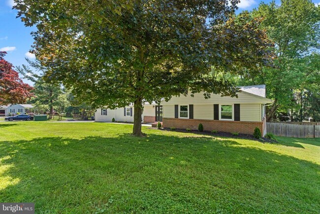 Foto del edificio - 14906 Dunstan Ln