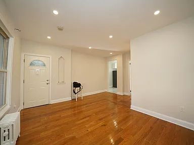 Building Photo - Beautiful, newly renovated 1-bedroom apartment available