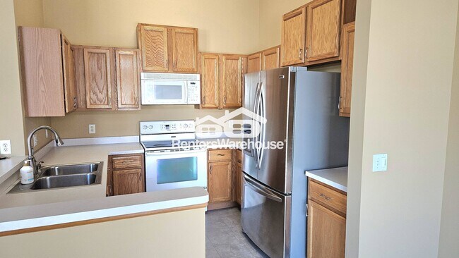 Foto del edificio - 7648 Century Blvd