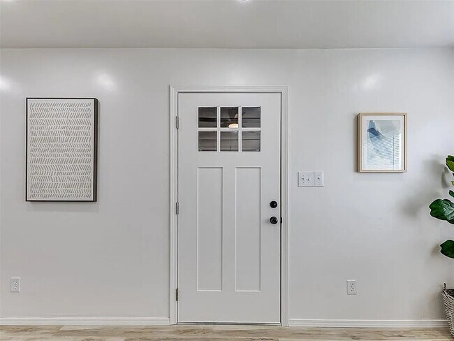 Building Photo - 1208 Jet Dr