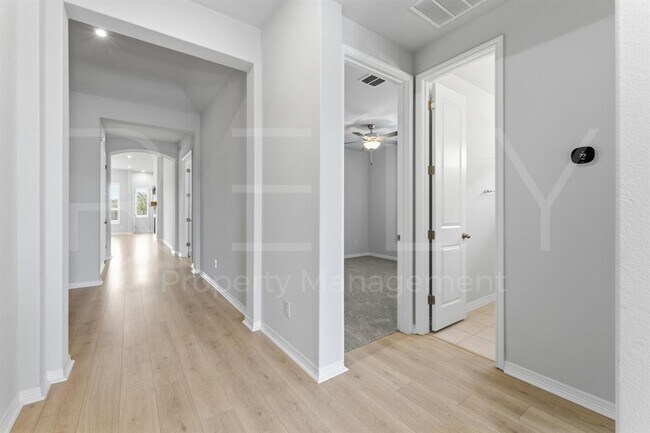 Foto del edificio - 1017 Spring Gulch Ln