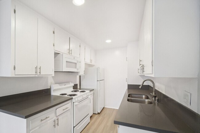 Foto del interior - 18411 Vincennes Street
