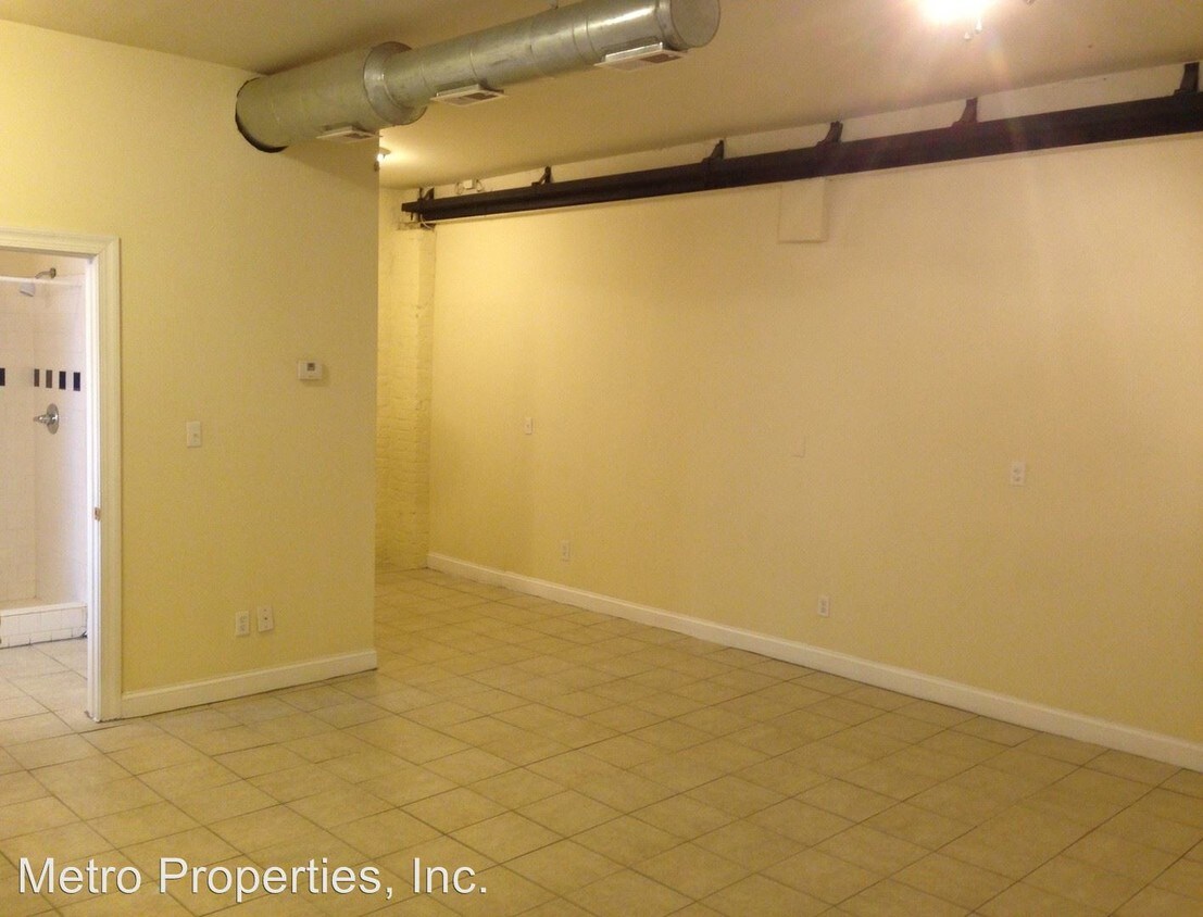 Foto principal - 12 E Main St