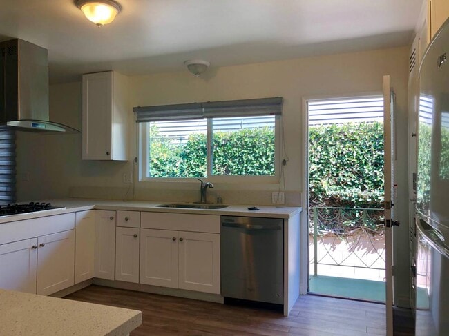 Kitchen - 8110 W 83rd St