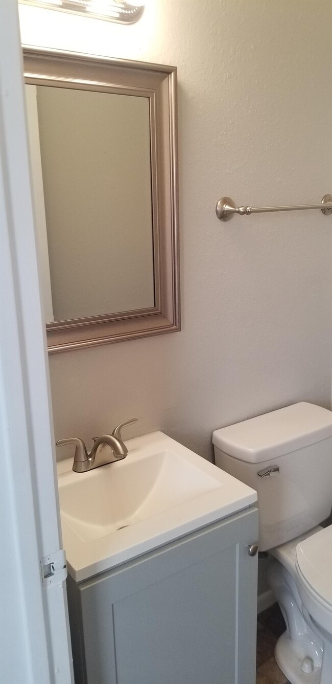 Foto del edificio - 1109 Wales Dr