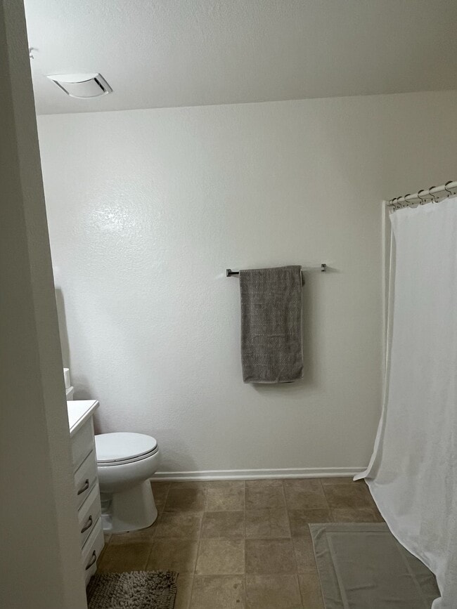 Building Photo - 9126 Unit 3