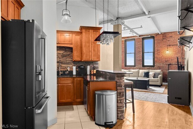 Foto del edificio - 1133 W 9th St