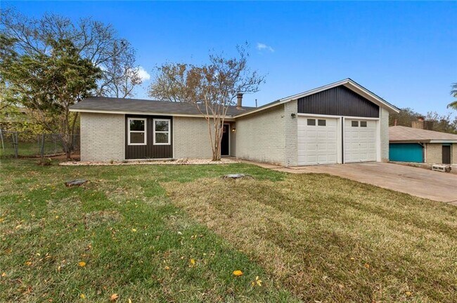 Foto del edificio - 5104 Hedgewood Dr