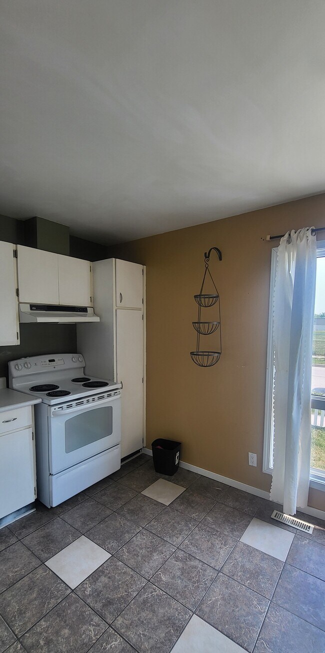 Photo du bâtiment - 765 Nassau St S