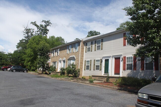 Foto del edificio - 2 bedroom townhome located in Stonewall He...