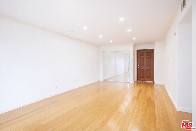 Foto del edificio - 1154 S Barrington Ave