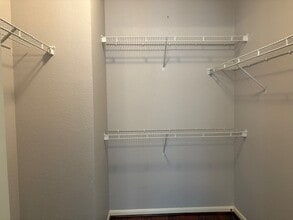 Building Photo - 7575 Kirby Dr