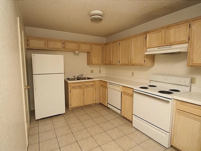 Building Photo - 3708 Hereford Ln