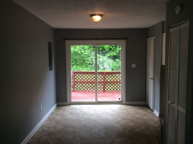 Foto del edificio - 1223 Clear Ridge Ln
