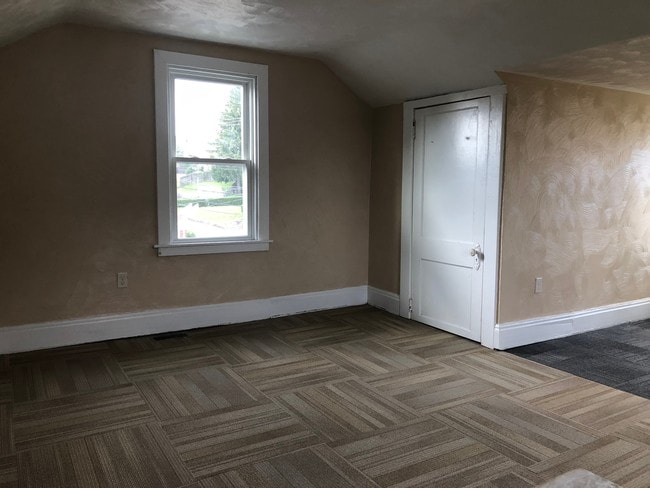 bedroom - 2900 Willett Rd