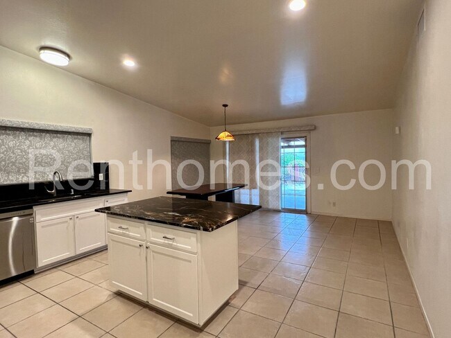 Building Photo - 11460 Avenida Del Gato