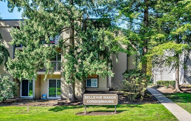 Green space - 14630 NE 32nd St