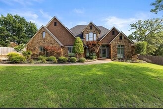 Building Photo - 1505 S Augusta Dr