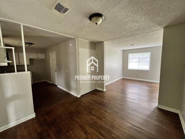 Foto del edificio - 4777 Helene Rd