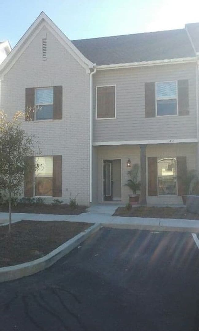 Foto del edificio - 4 Bed/4.5 Bath Townhouse at West End