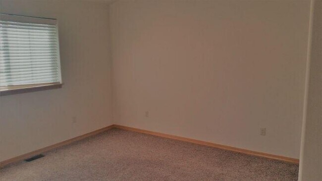 Building Photo - 3 bedroom in Billings MT 59105