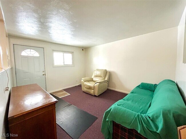 Building Photo - 301 Martin