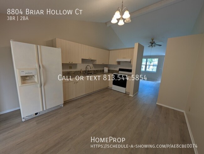 Foto del edificio - 8804 Briar Hollow Ct