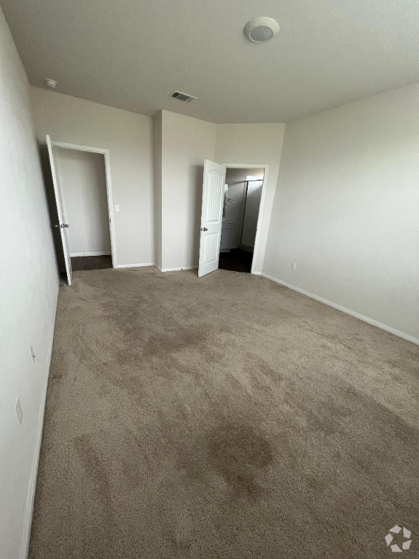 Building Photo - 109 Brody Ln